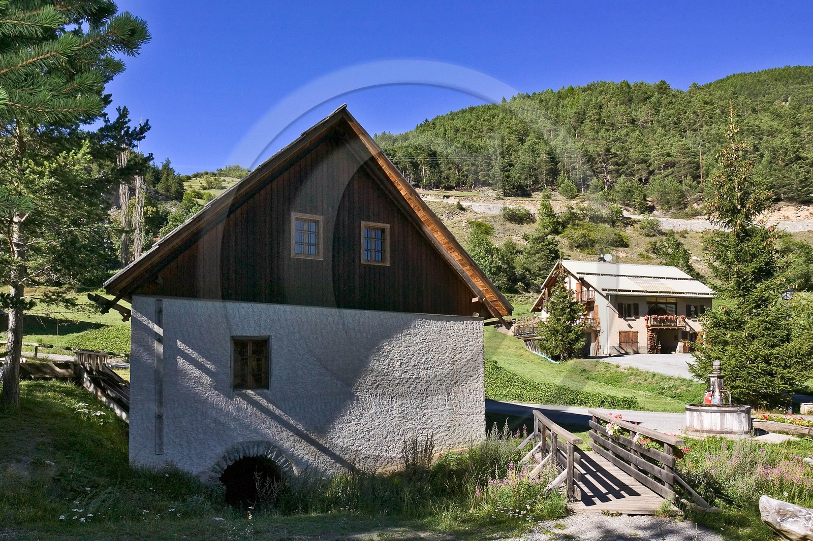Arvieux, hameau des Moulins, ancien moulin à eau
