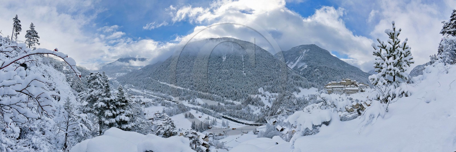 Fort Queyras, Château-Queyras
