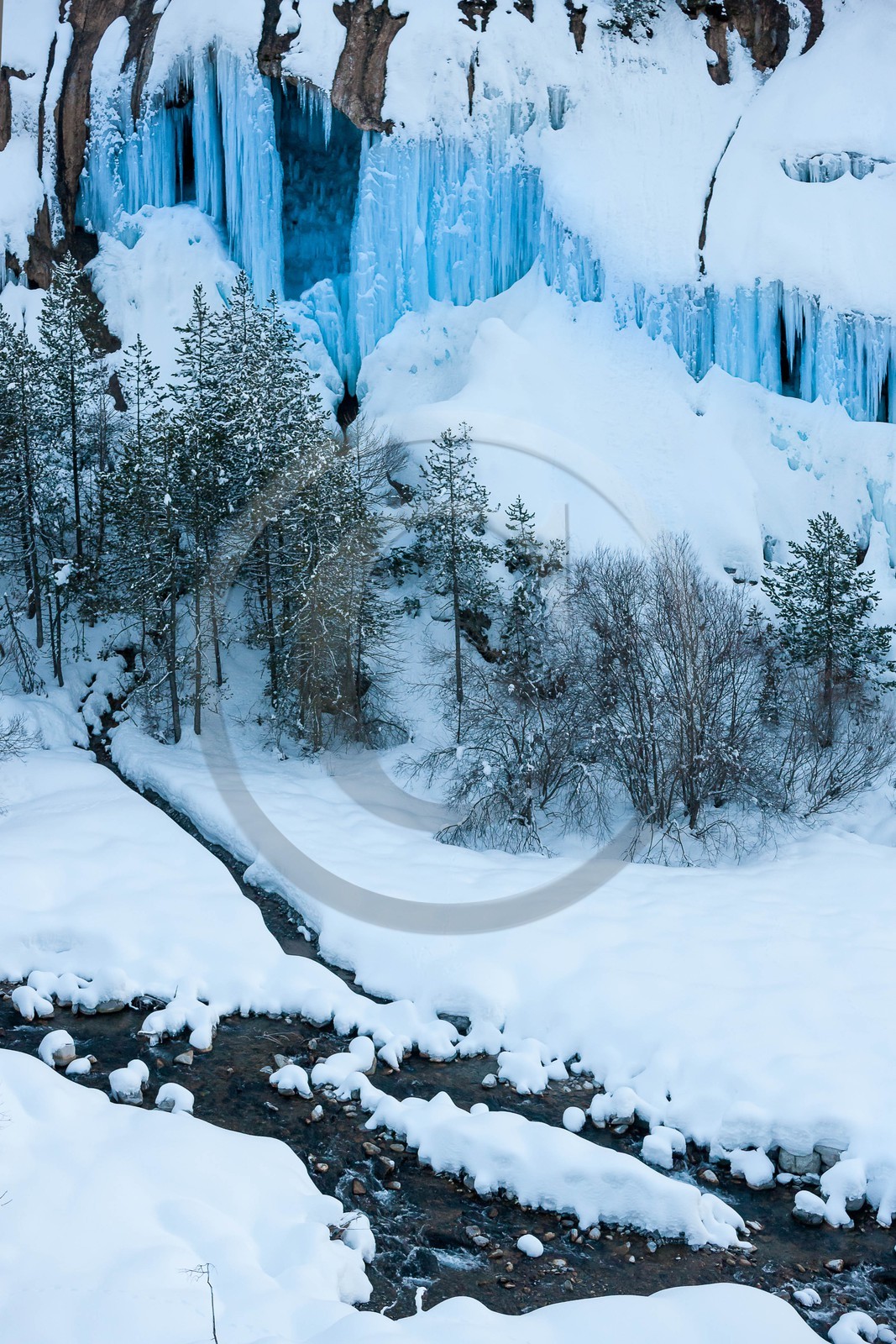 torrent de Crévoux, la grotte du Drac