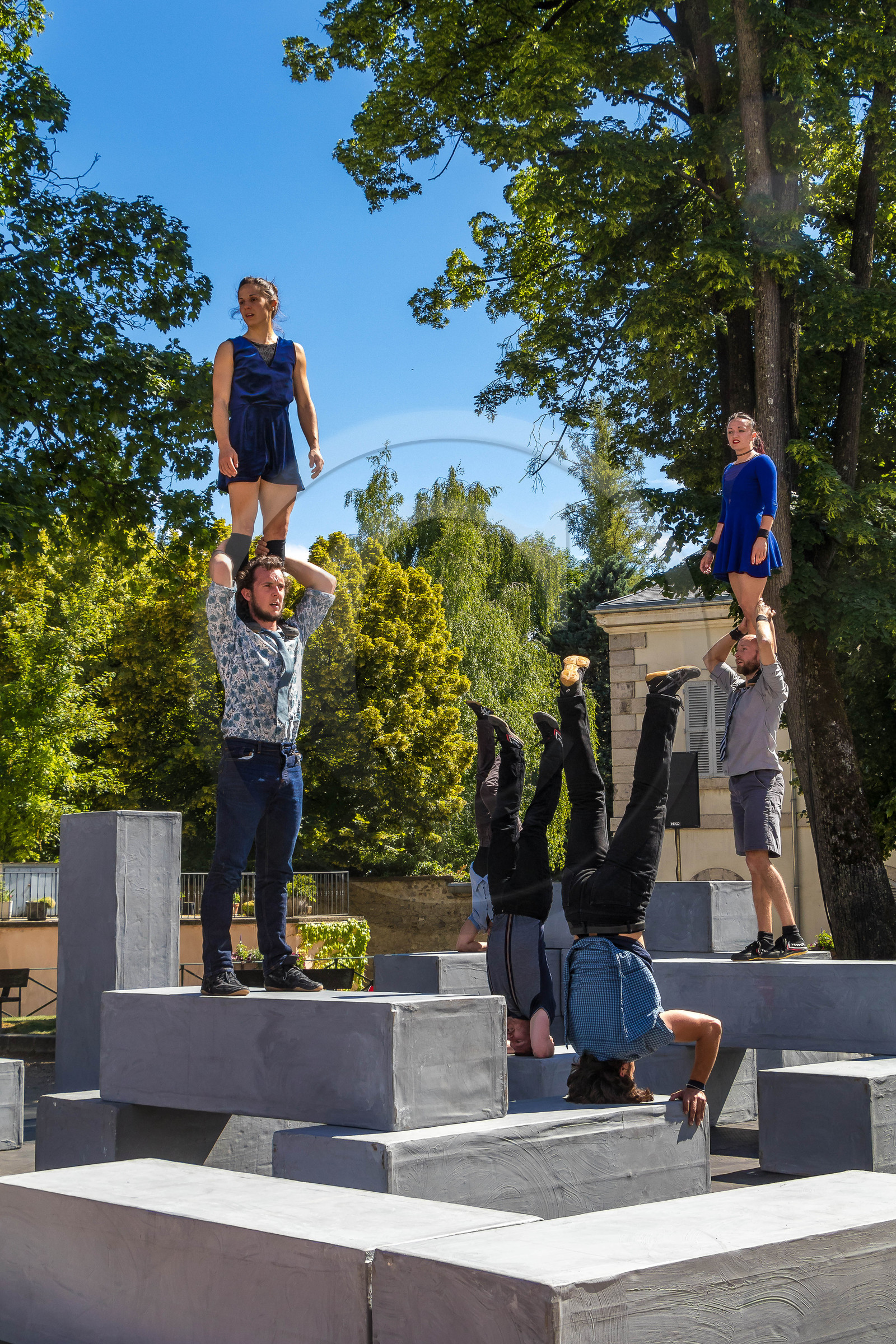 Festival Arts De Rue, Tous dehors (enfin) ! Block, Cie NoFit State Circus & Motion House - cirque & danse