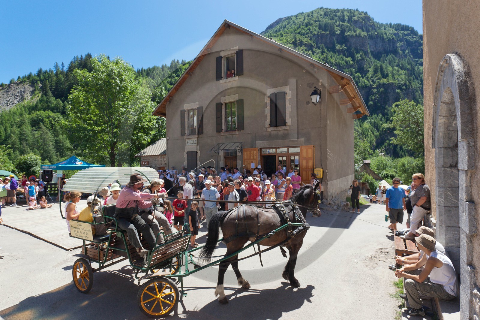 La fête de la Sainte-Anne à Prapic, fin juillet, balade en charette à cheval