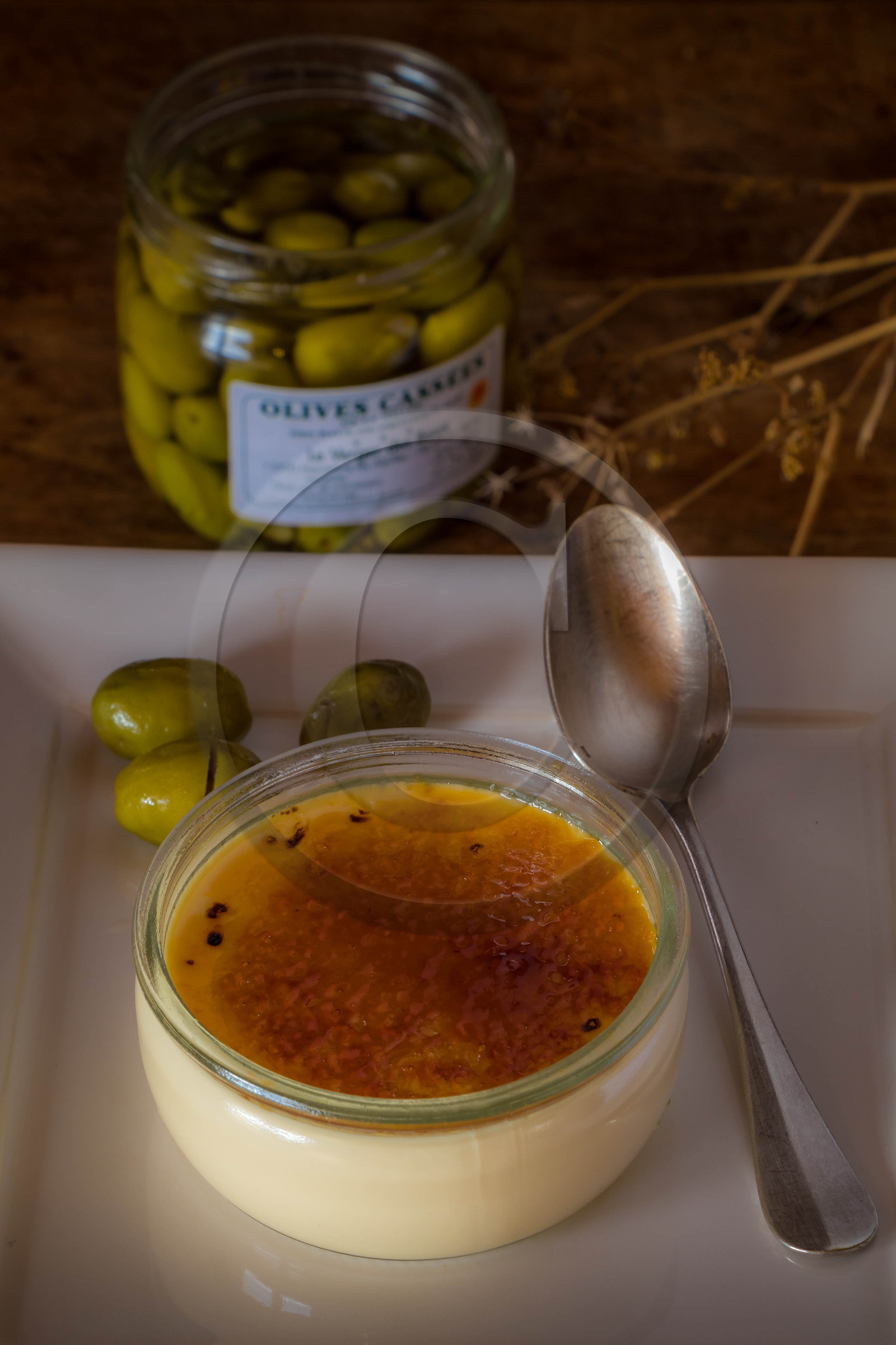 Crème brulée aux olives cassées de la vallée des Baux de Provence
