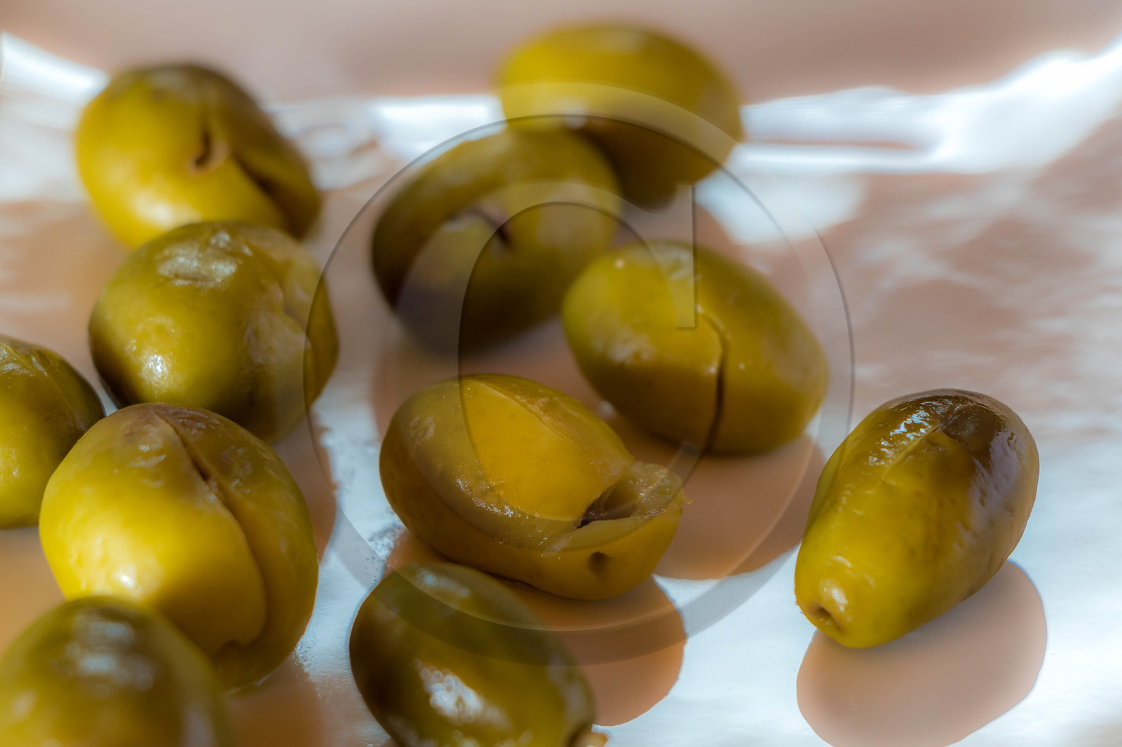 Olives cassées de la vallée des Baux de Provence, AOP