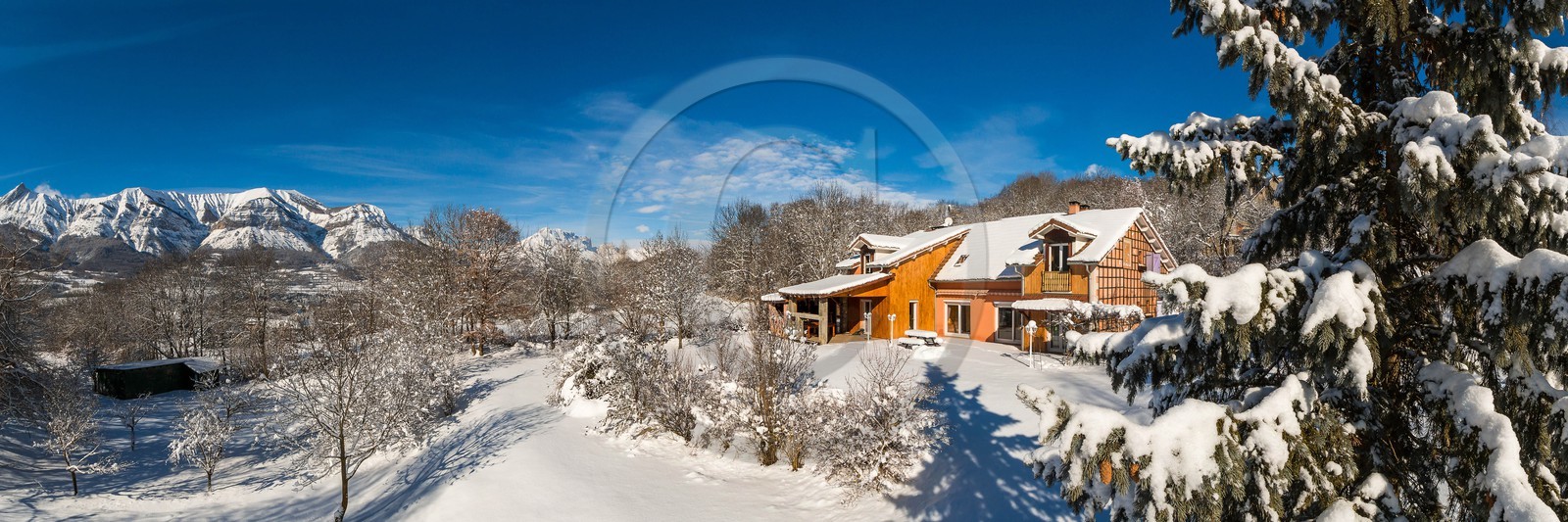 Vallée du Champsaur, Chambre et table d'hôtes La Bonne Terre