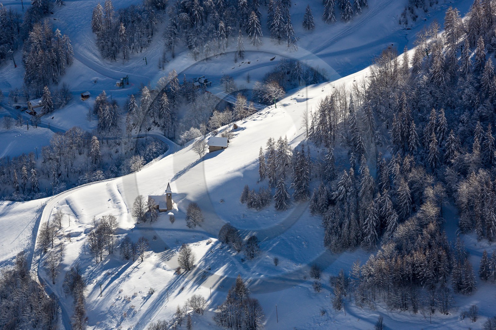 Uvernet-Fours, station de ski de Praloup, vallon des Agneliers