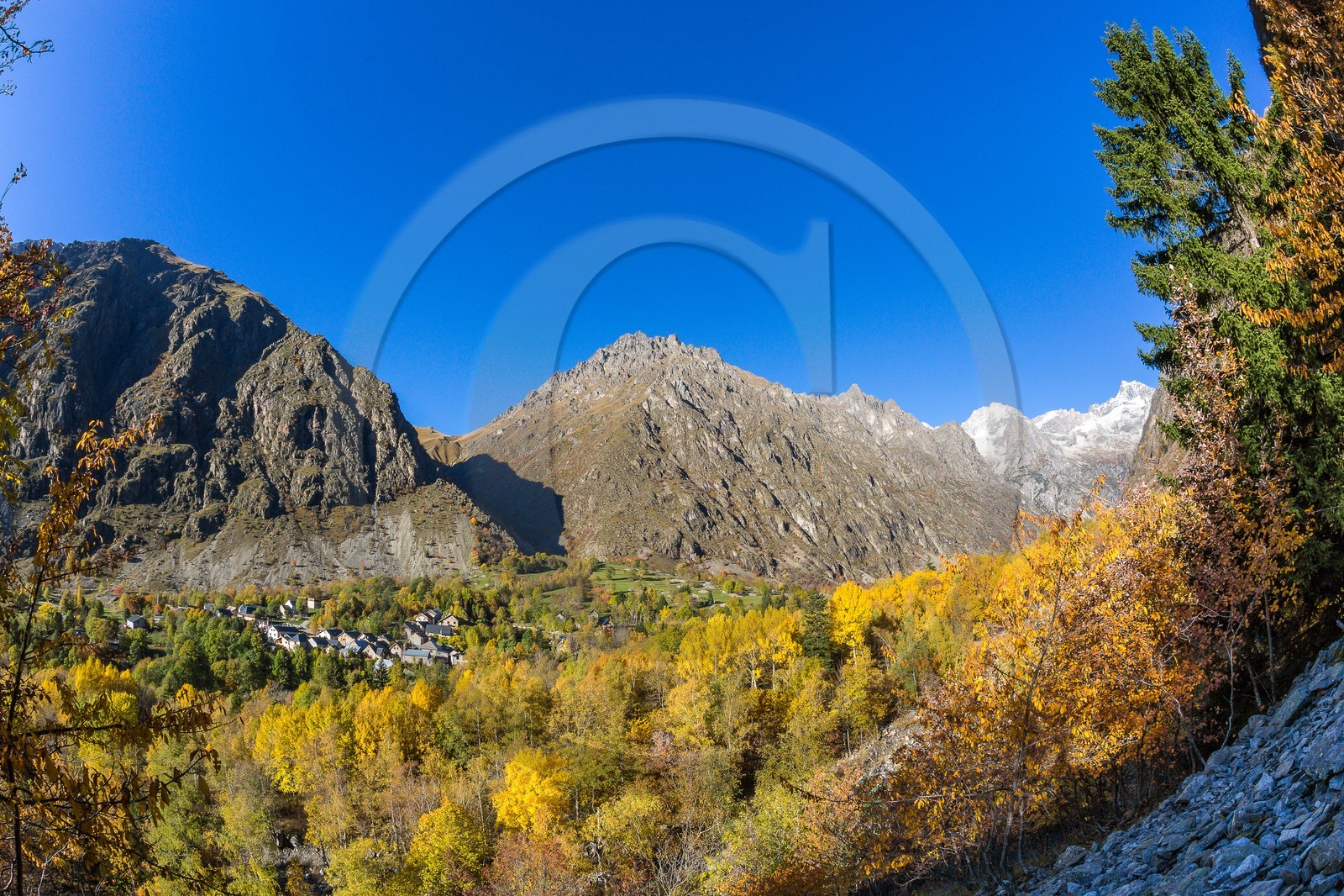 Vallée de la Bonne, village Le Désert