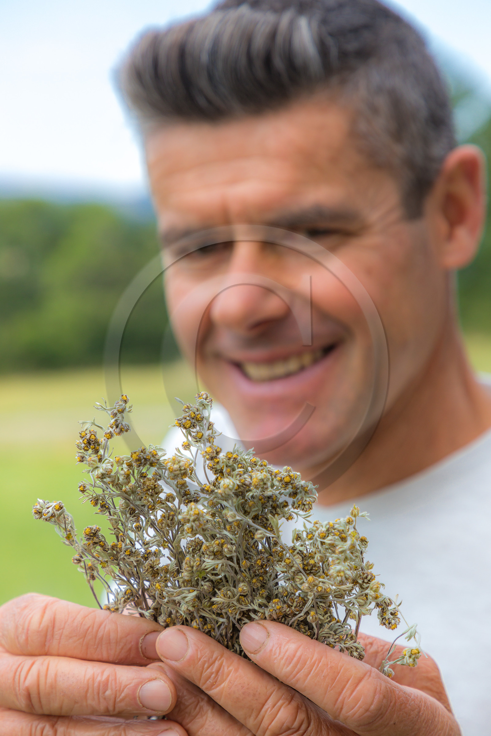 152859
