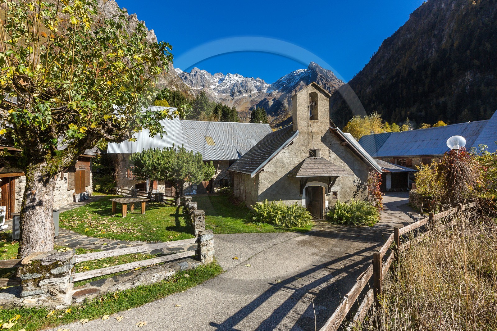Vallée du Béranger village de Valjouffrey, hameau de Valsenestre