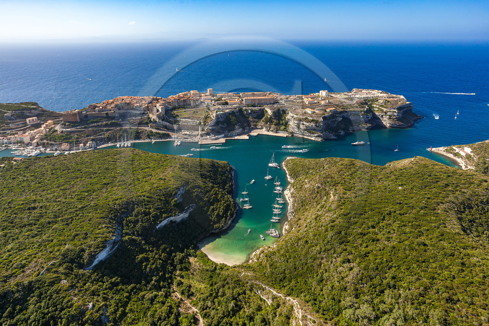 La citadelle et le port de Bonifacio