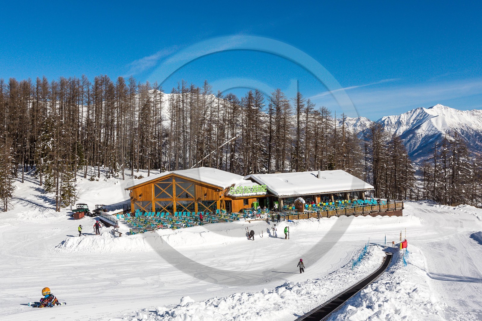 Uvernet-Fours, station de ski de Praloup, restaurant d'altitude Clos du Serre