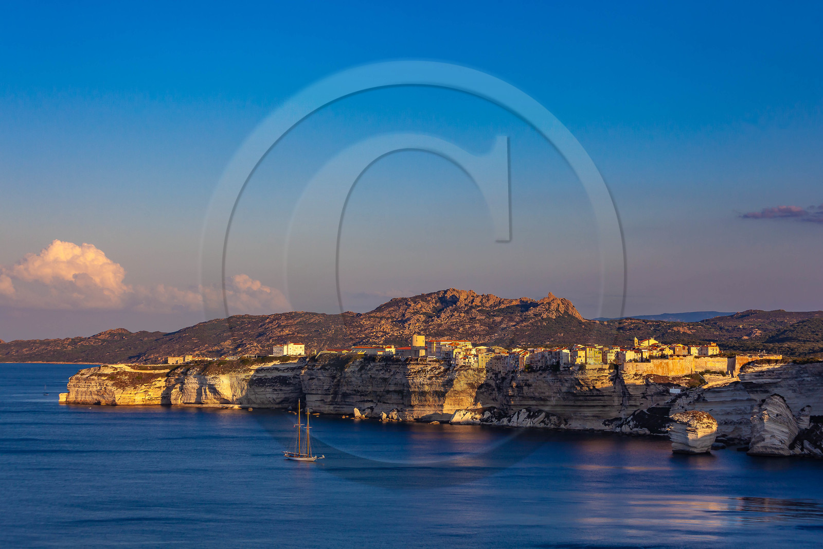 Lever de soleil sur Bonifacio