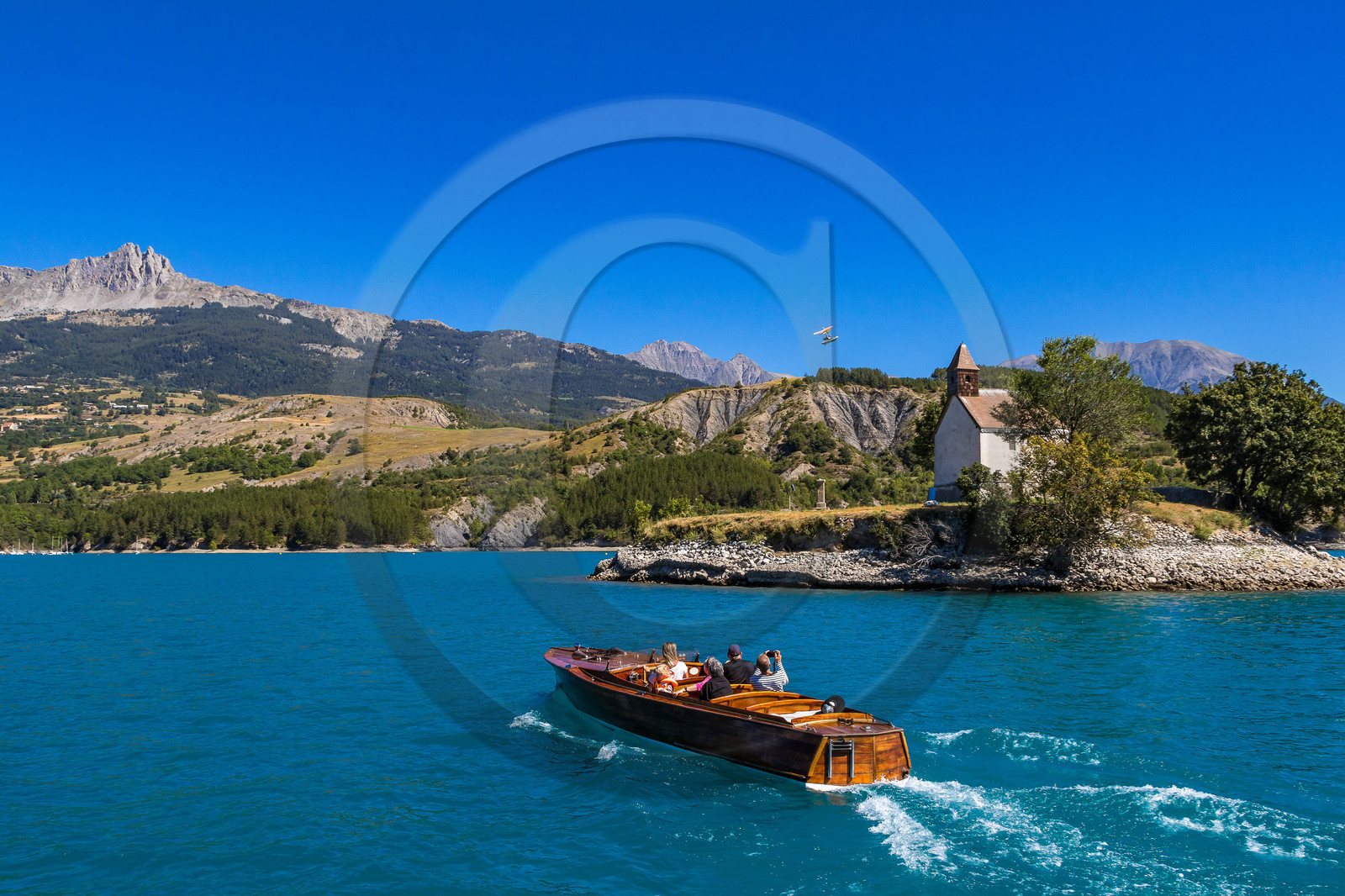 Out Emotion, croisière en vedette en acajou