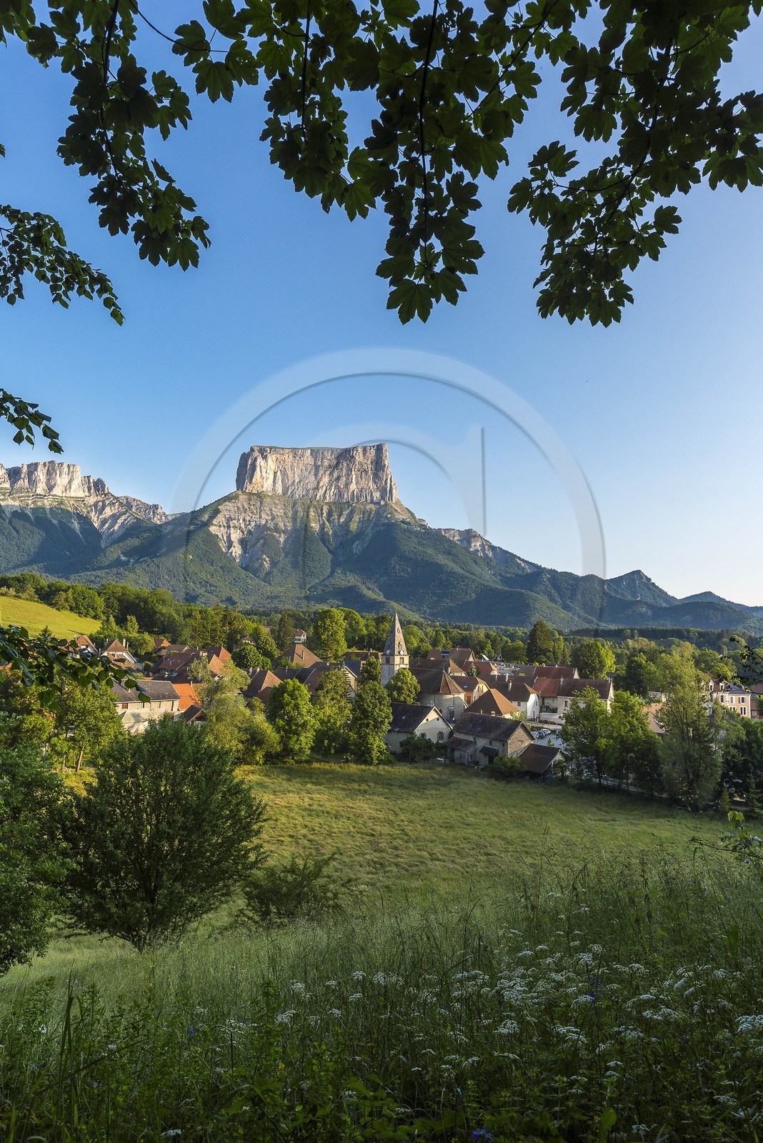 village de Chichilianne (plus beaux village de France) au pied du Mont-Aiguille