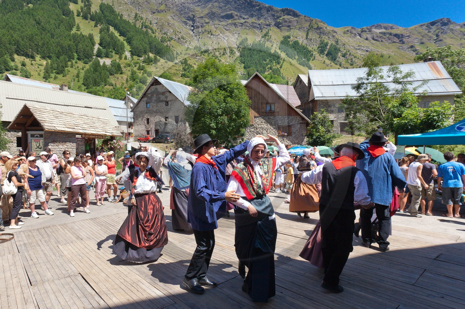 La fête de la Sainte-Anne à Prapic, fin juillet, danses locales, rigodon