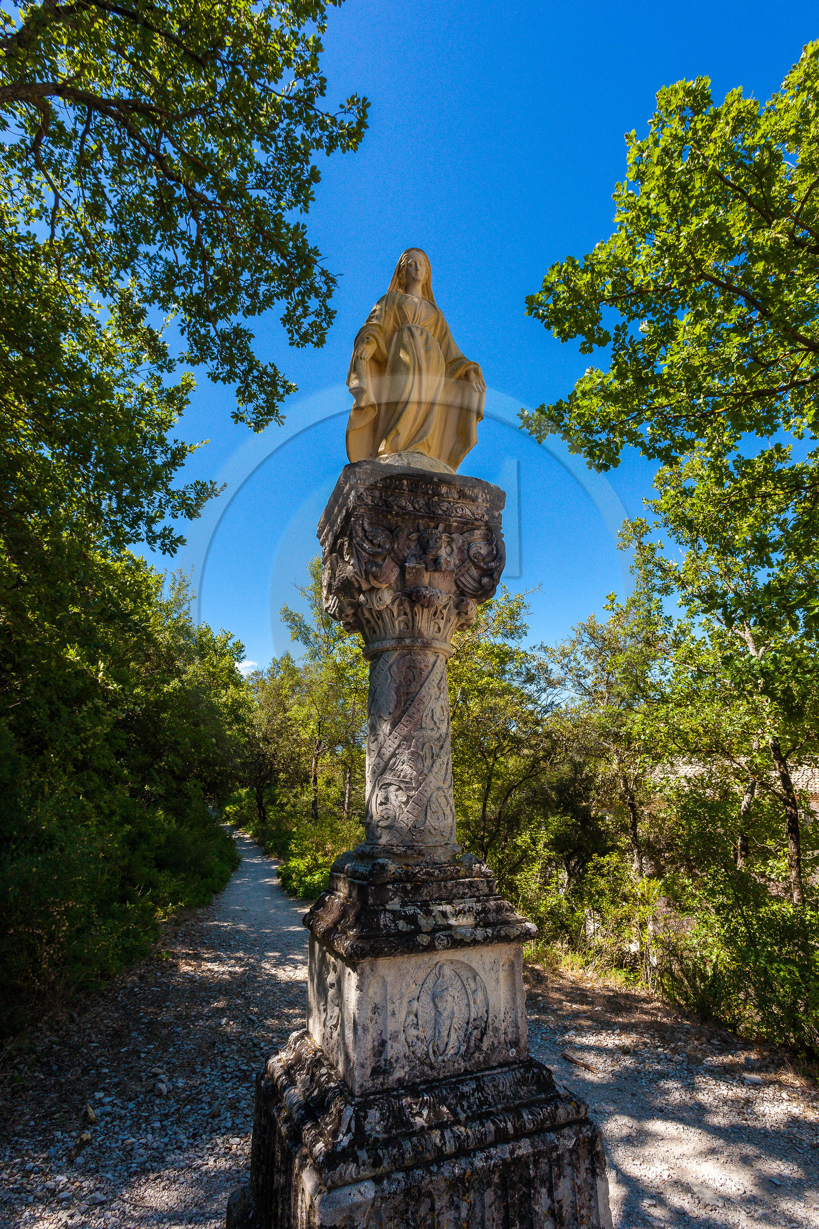 Gordes, Abbaye Notre-Dame de Sénanque