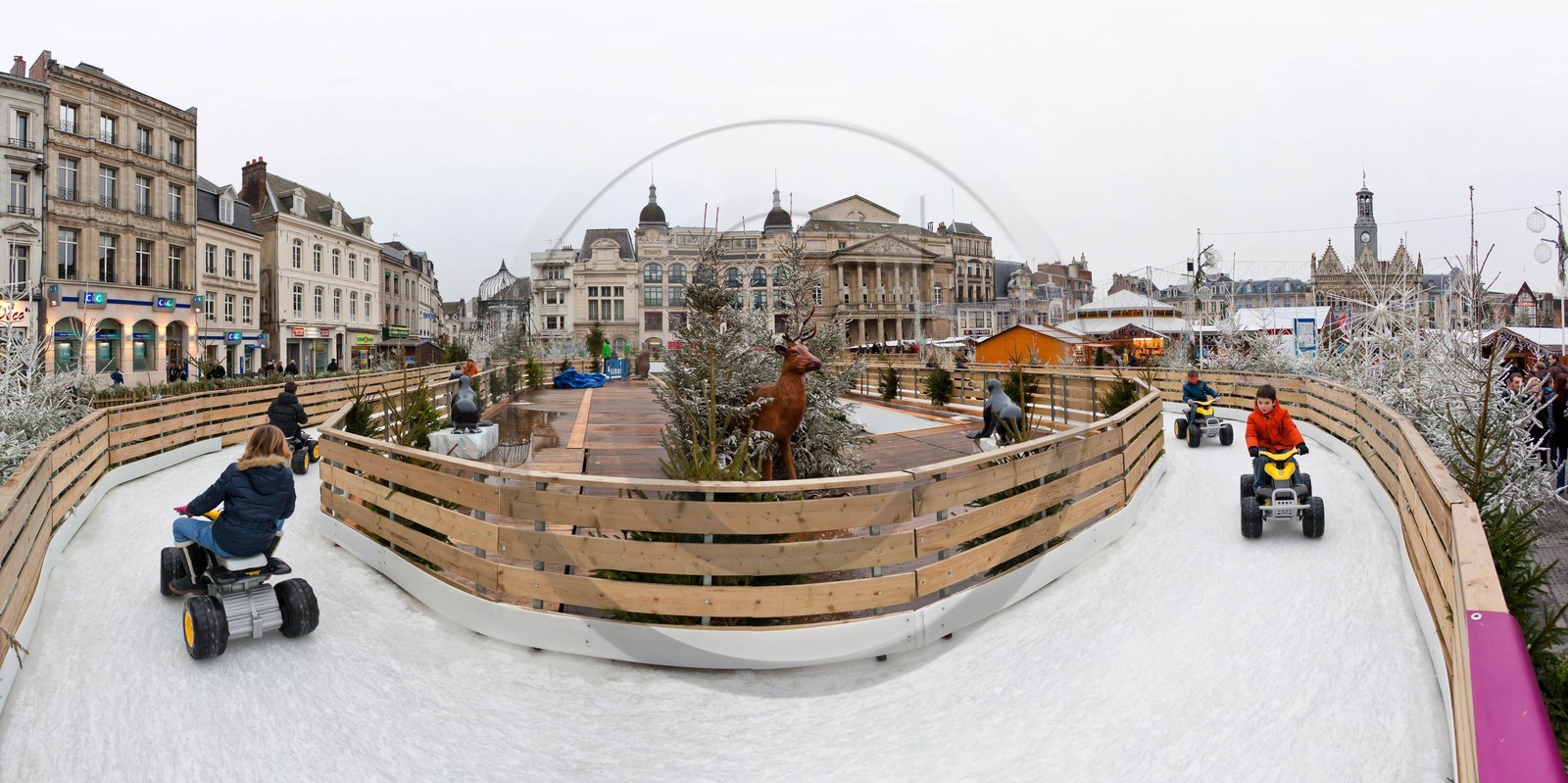 La patinoire en glace naturelle installée par Synerglace à Sai