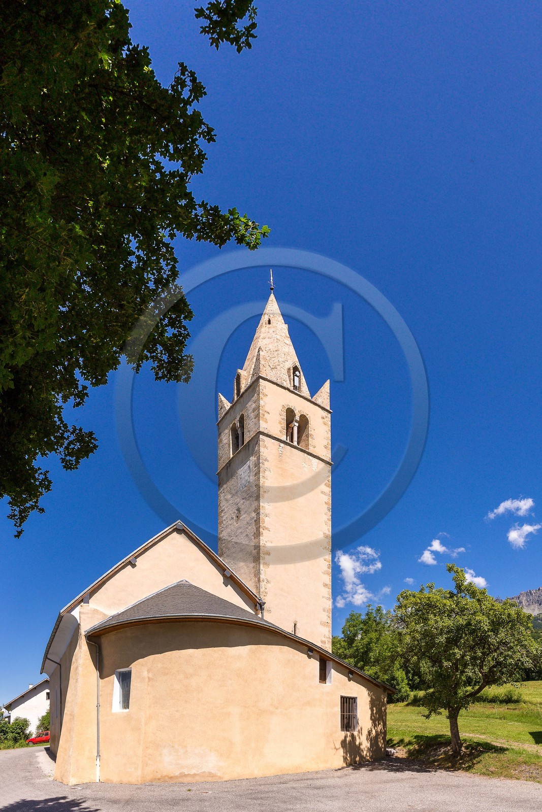 Pays de Serre-Ponçon, village de Prunières