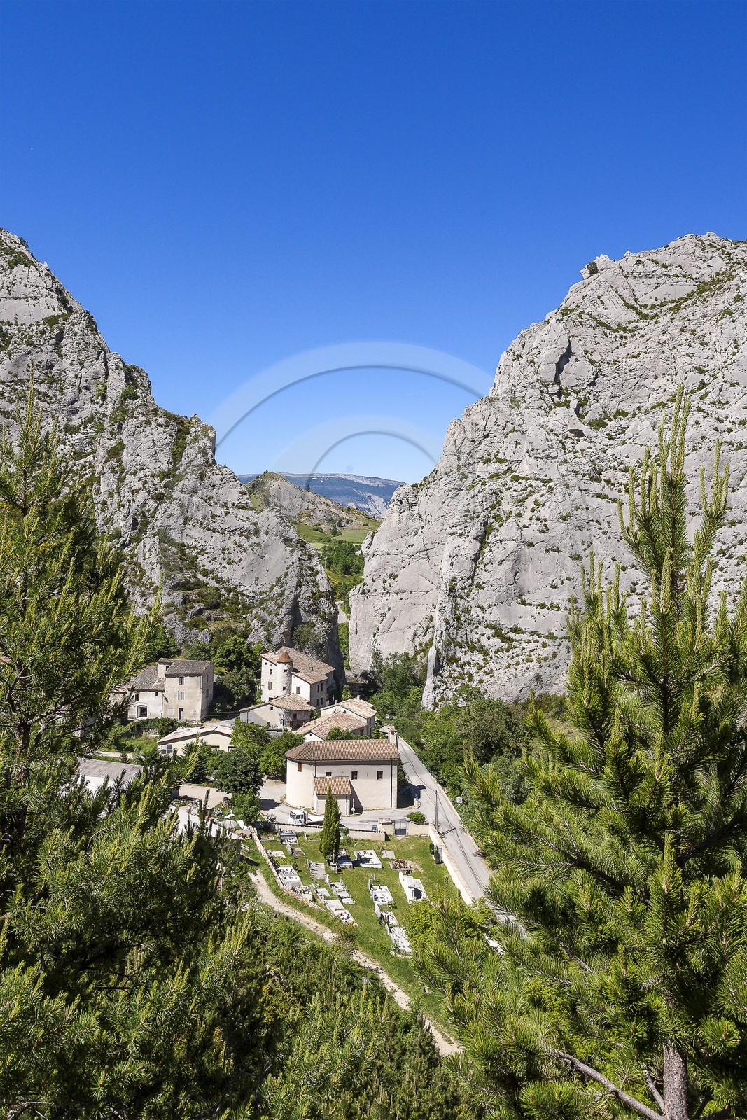 vallée du Buëch, village de Sigottier