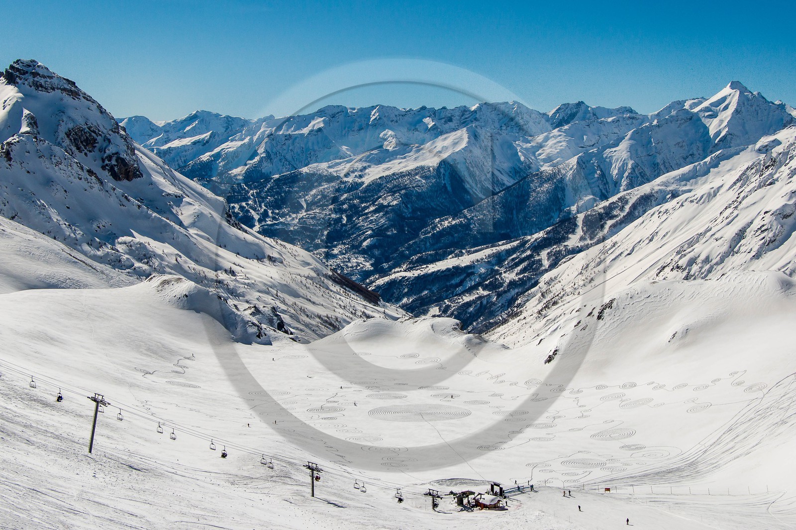 Serre-Chevalier, Snow drawings, une œuvre de l'artiste Sonja Hinrichsen