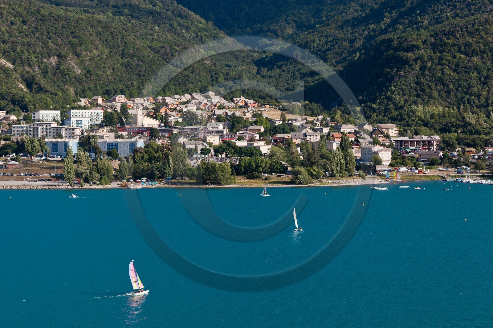Lac de Serre-Ponçon, Savines-le-Lac