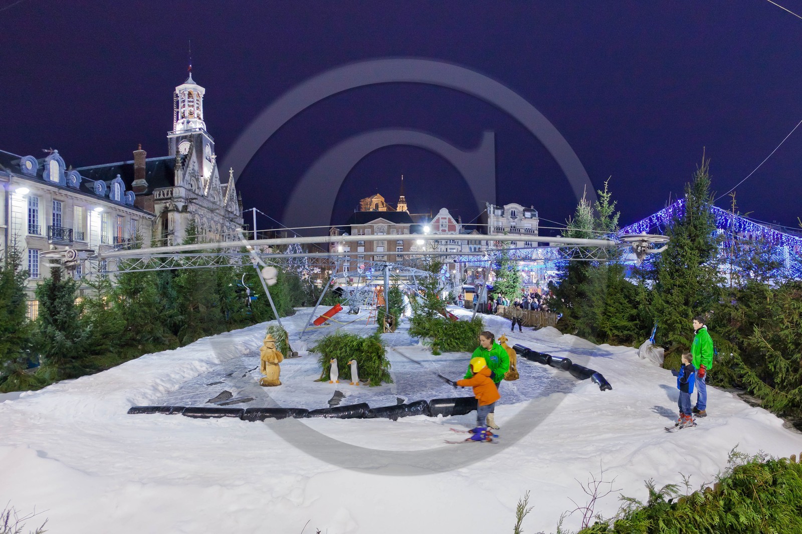 La patinoire en glace naturelle installée par Synerglace à Saint-Quentin