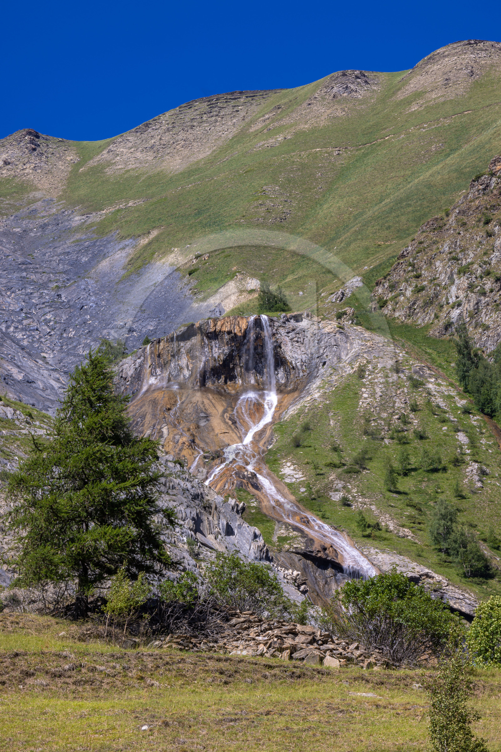 Fontaine pétrifiante des Clots