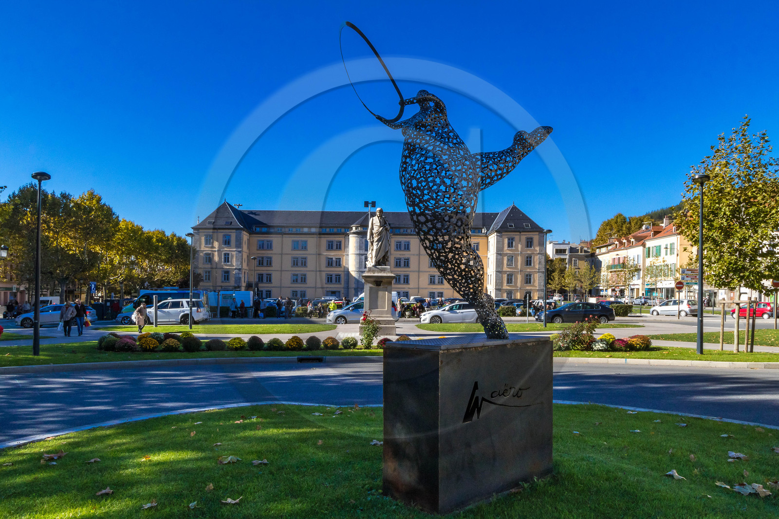 Gap, Sculpture Saturne rêve et danse