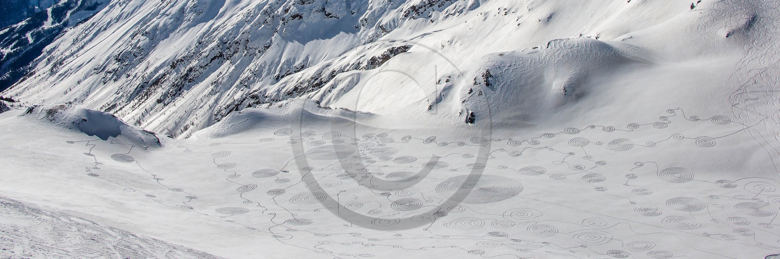 Serre-Chevalier, Snow drawings, une œuvre de l'artiste Sonja Hinrichsen