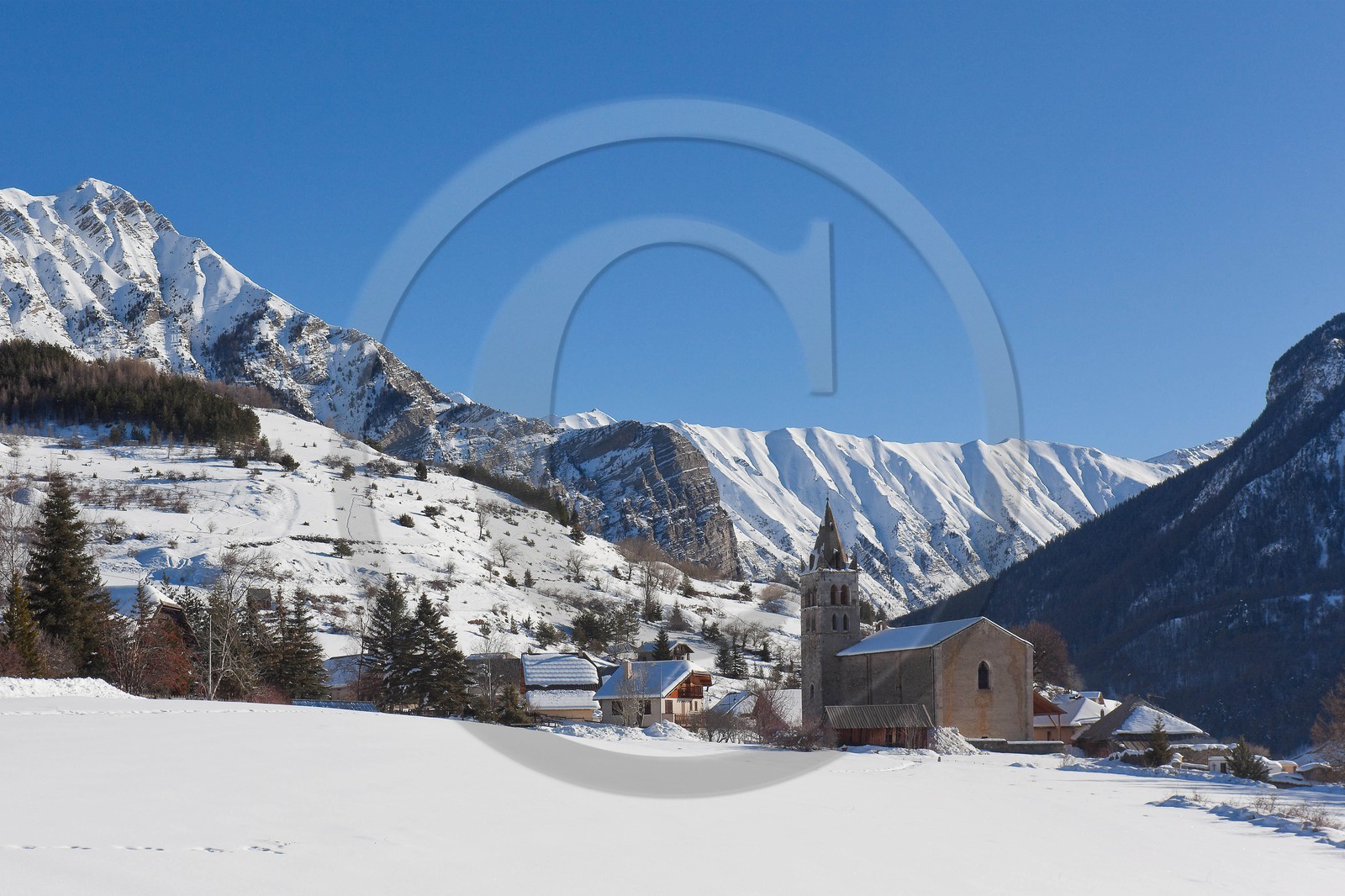 Les Orres Village, Eglise du XV°siècle Sainte-Marie-Madeleine