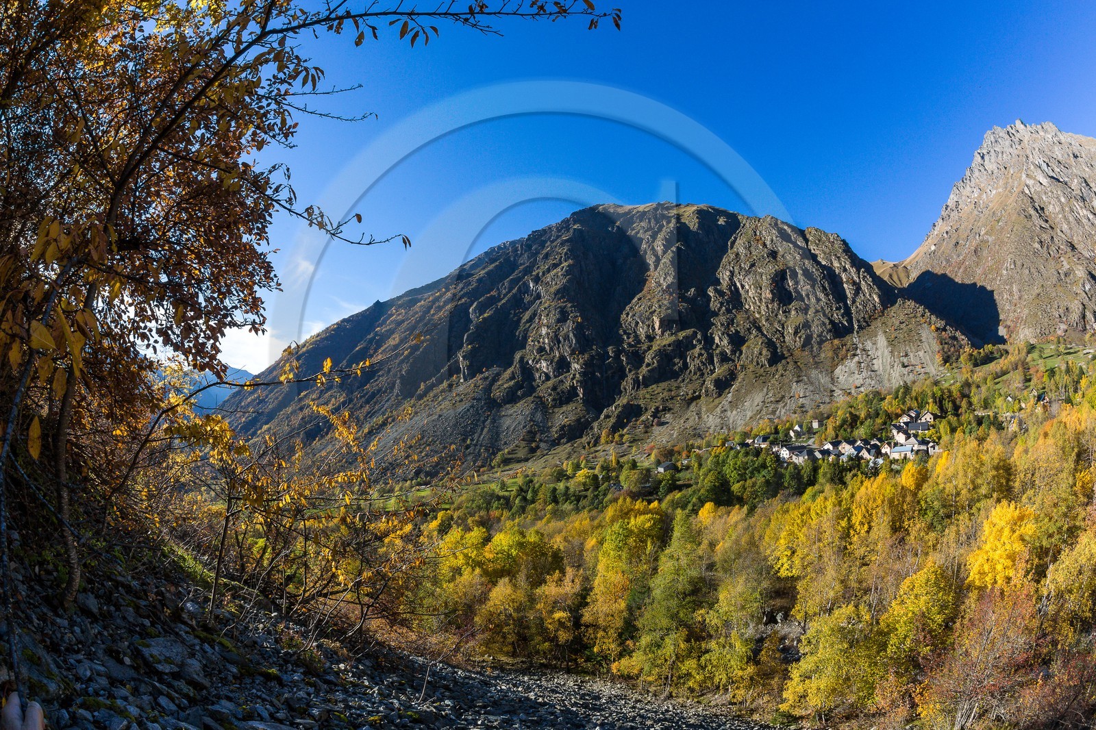 Vallée de la Bonne, village Le Désert