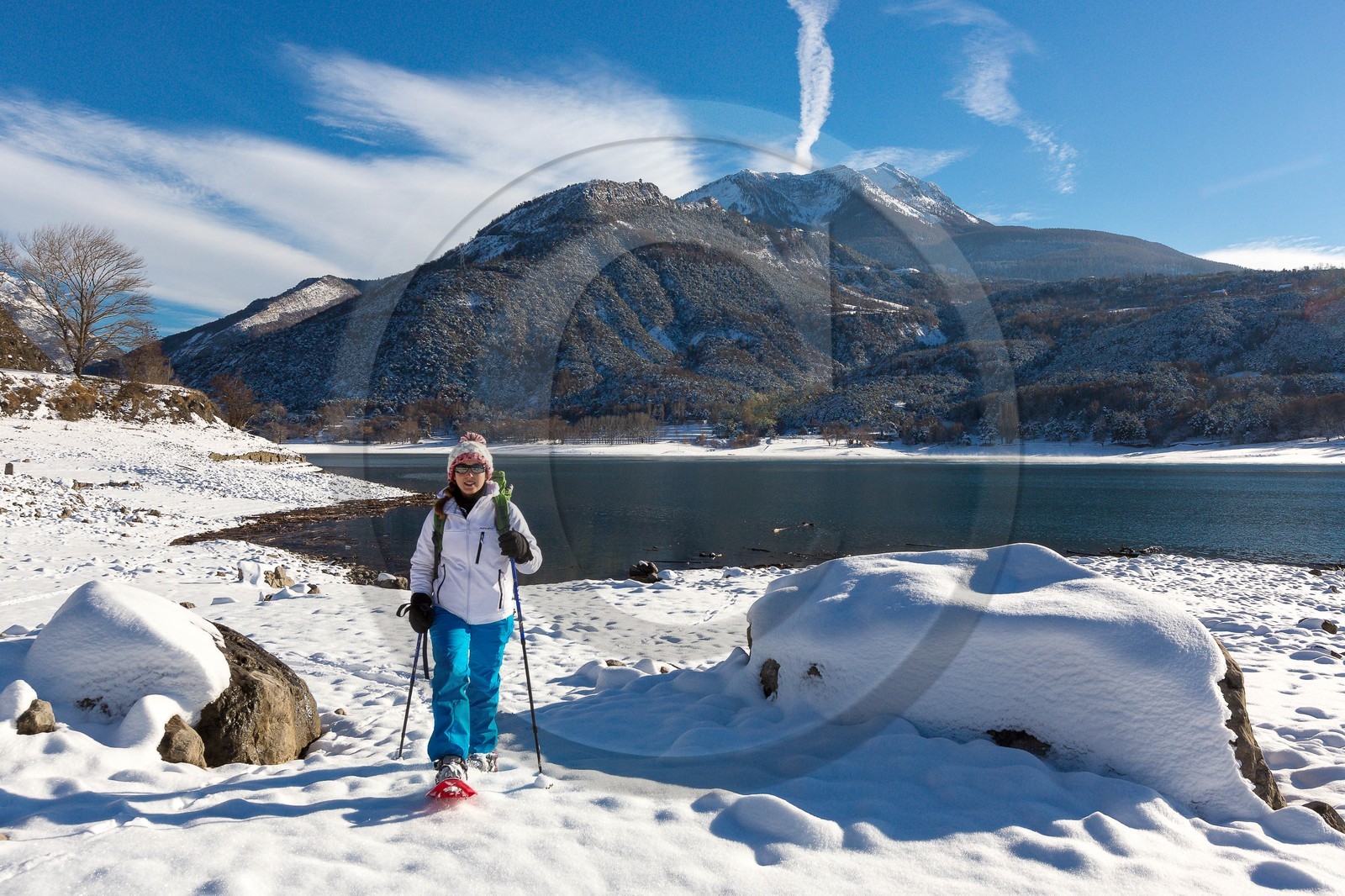 Lac de Serre-Ponçon, vallée de l'Ubaye, randonnée en raquettes à neige