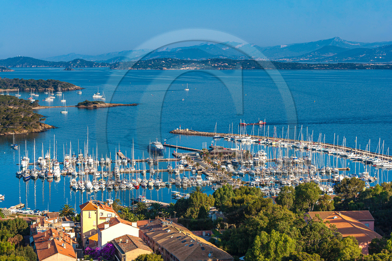 Parc national de Port-Cros, vue de la baie depuis le fort Sainte-Agathe
