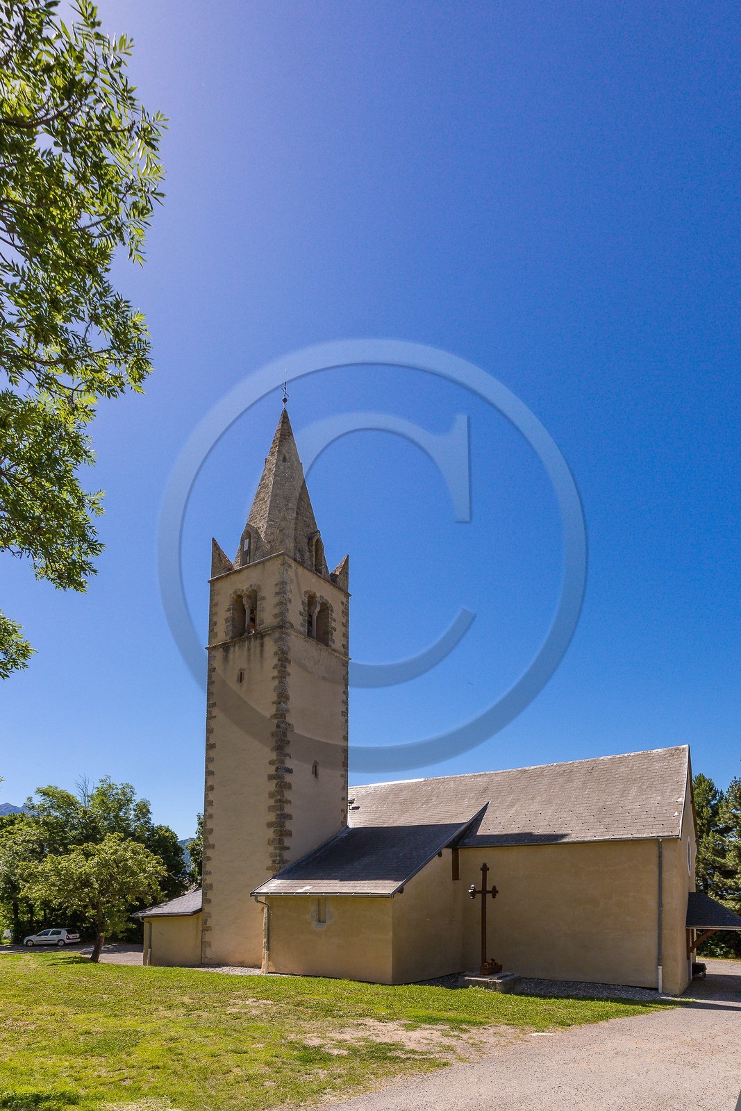 Pays de Serre-Ponçon, village de Prunières