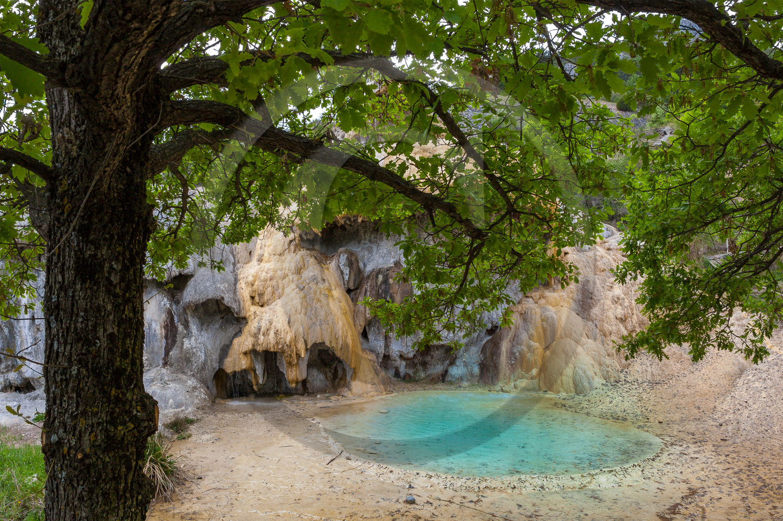 Réotier, fontaine pétrifiante