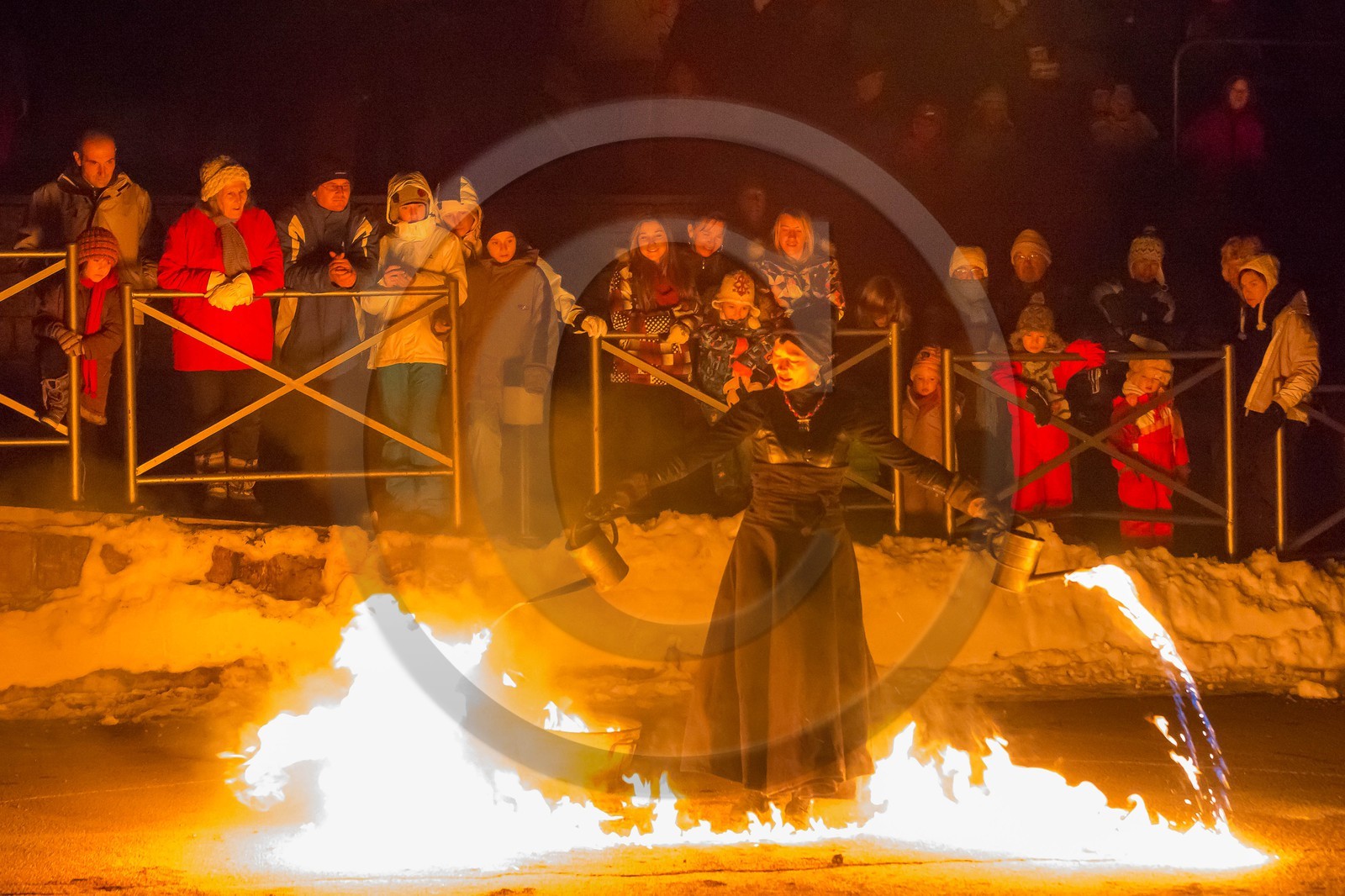 Lac de Serre-Ponçon, Savines-le-Lac, spectacle  Neige de Feu