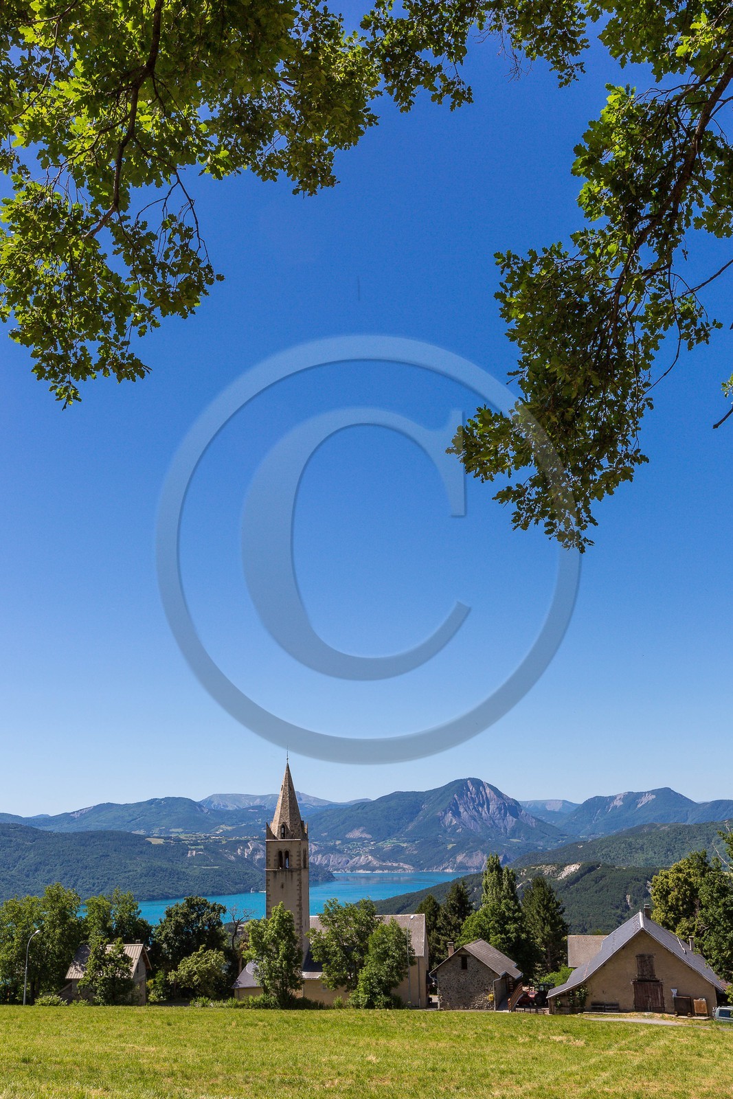 Pays de Serre-Ponçon, village de Prunières
