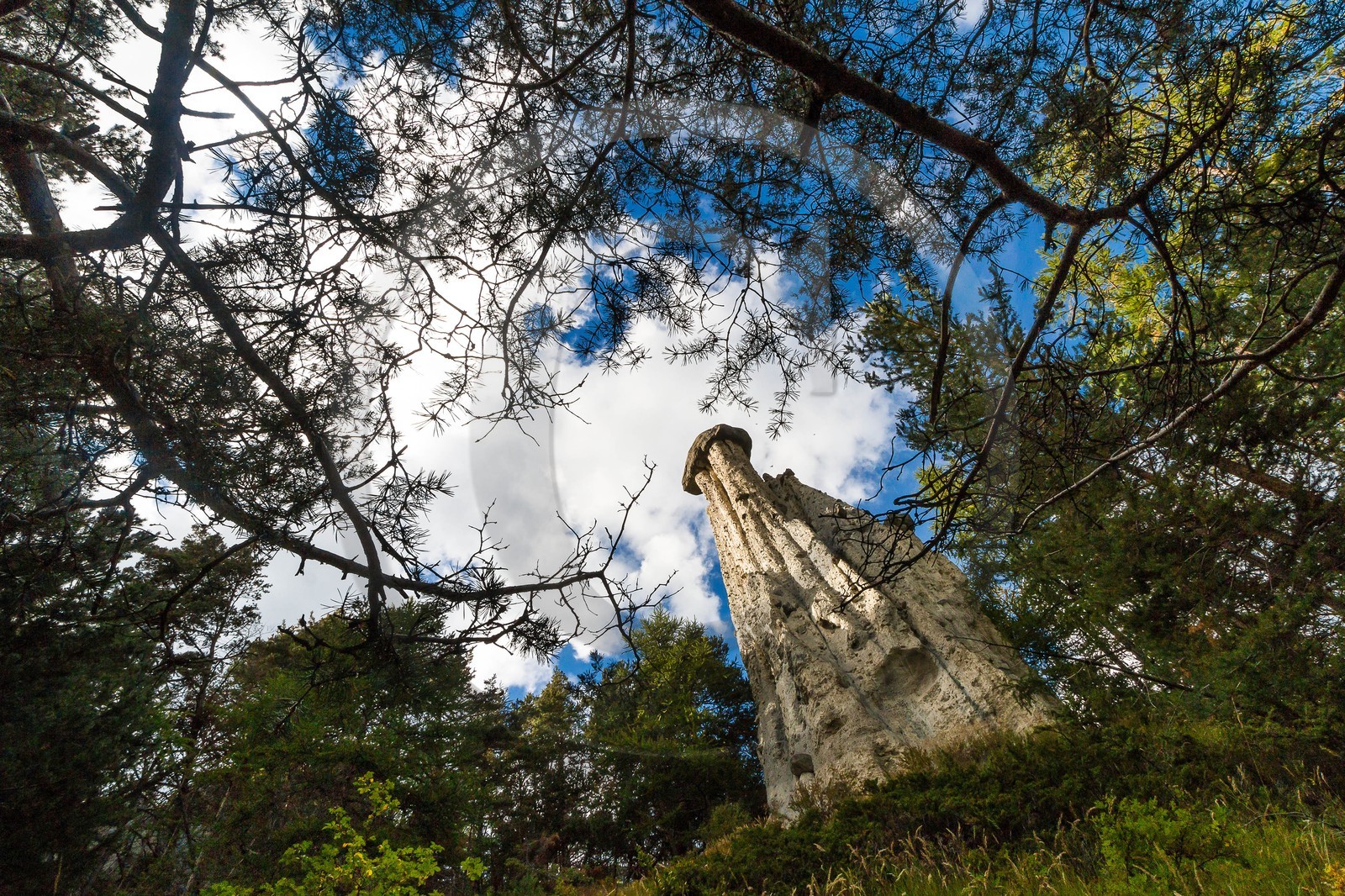 Molines-en-Queyras, demoiselle coiffée, cheminée de fée