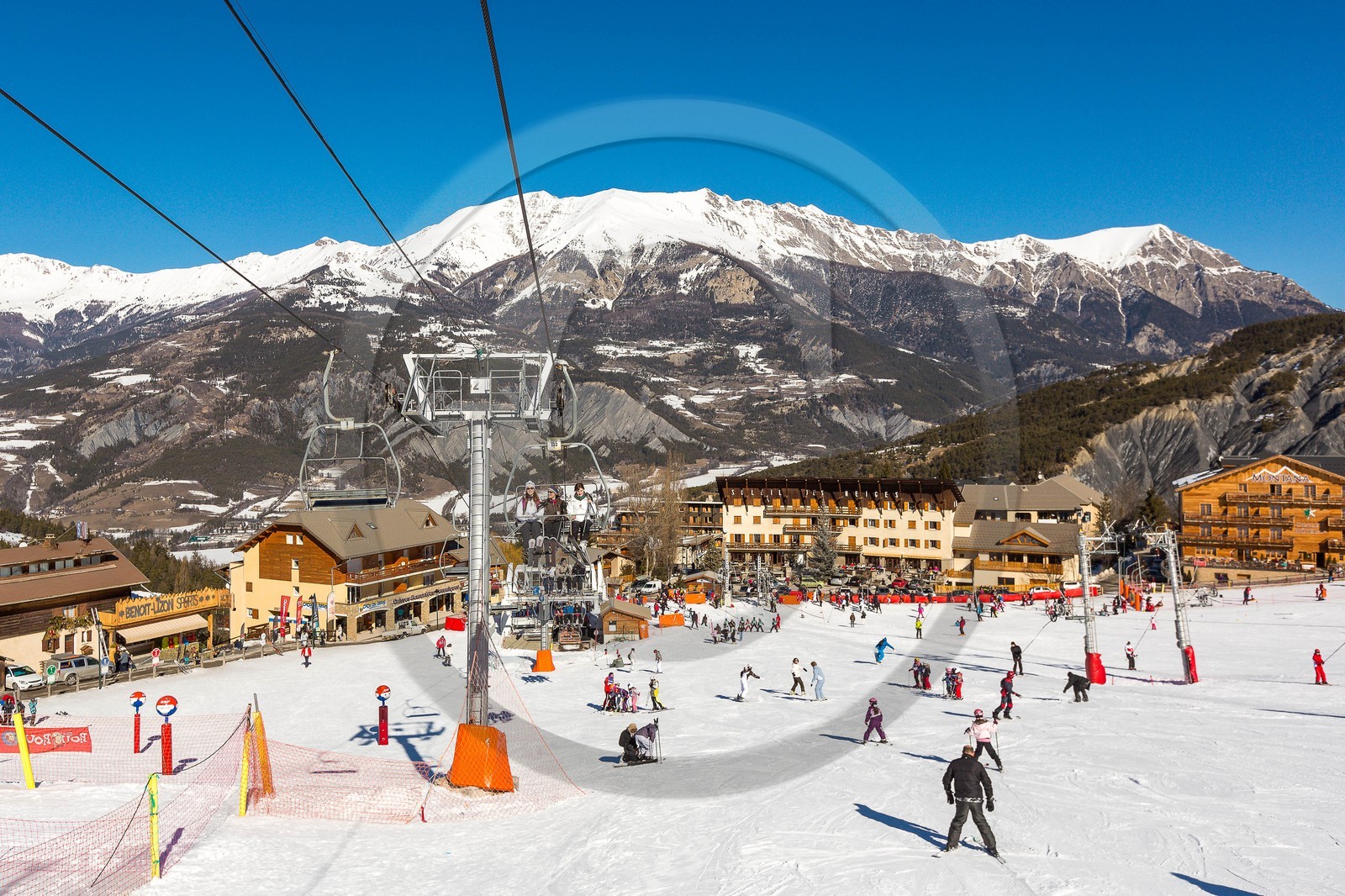 La station de ski Sauze Super-Sauze est une station village située entre 1400 et 2400 m