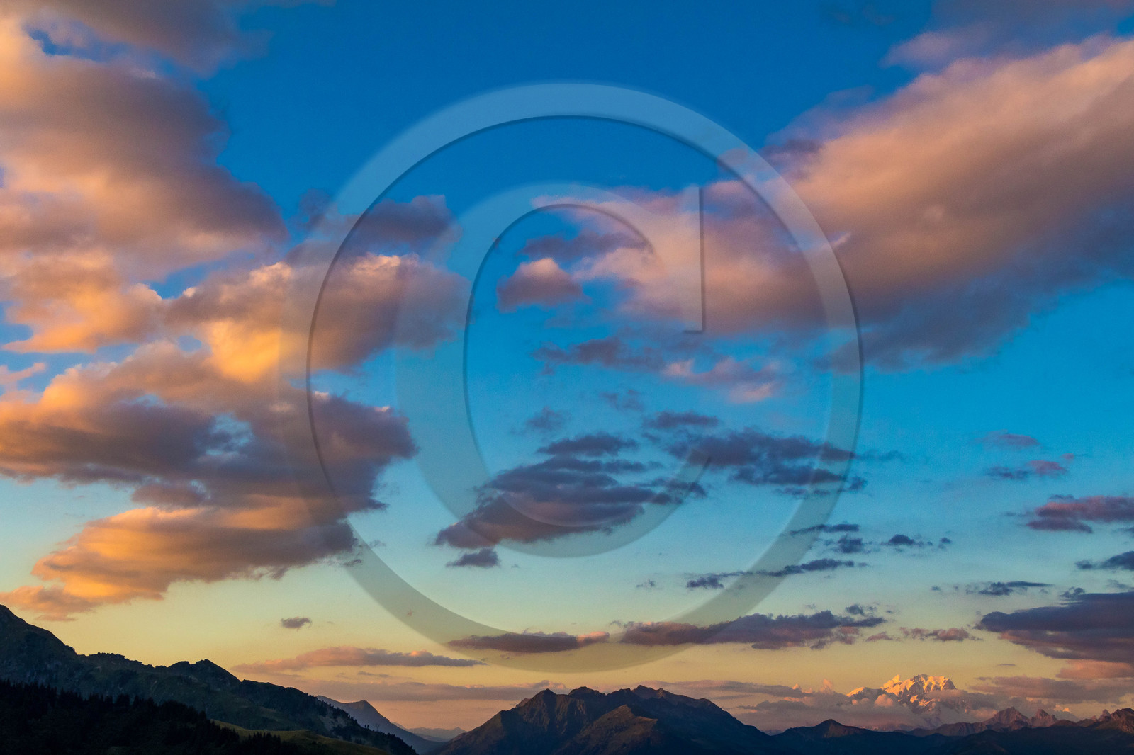 Le Mont-Blanc et la chaine du Mont-Blanc