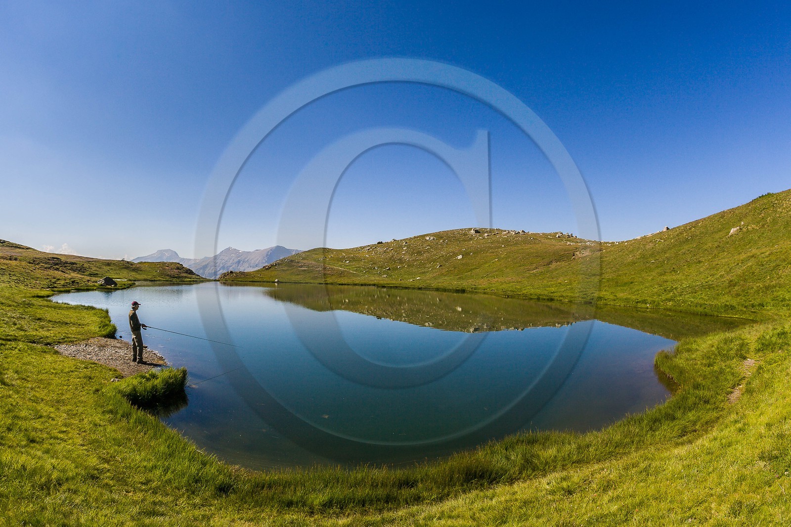 Orcières 1850, pêcheur au Lac Profond