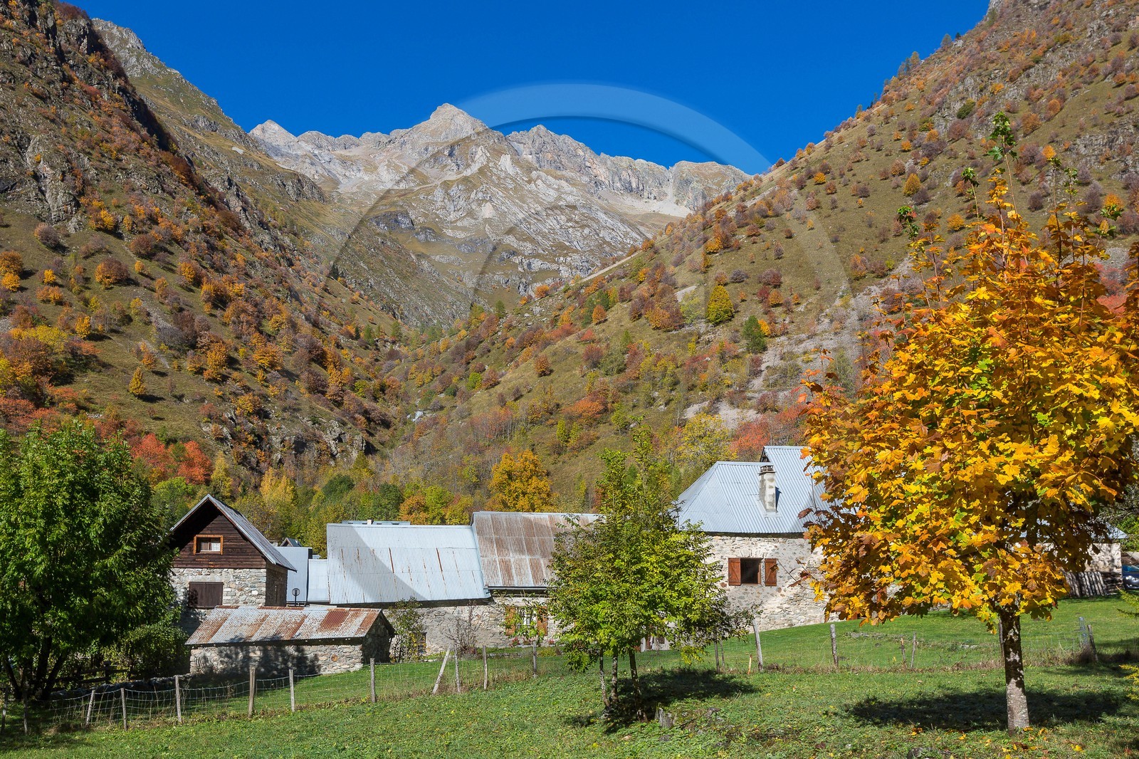 Vallée du Béranger village de Valjouffrey, hameau de Valsenestre