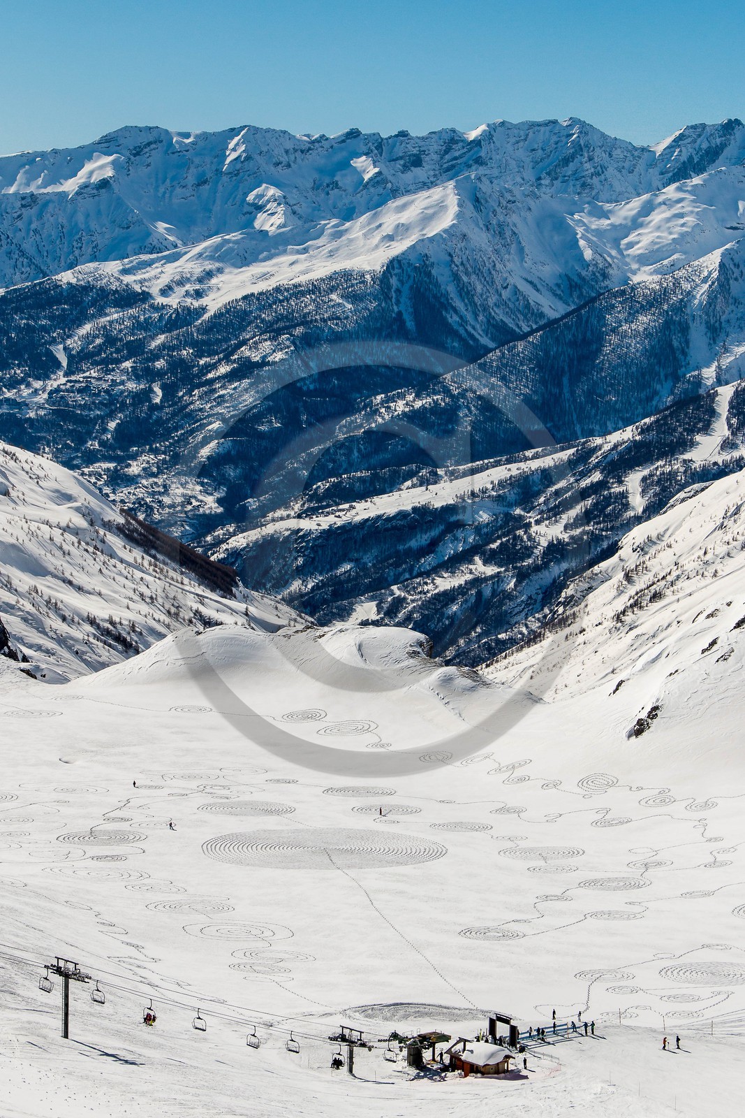 Serre-Chevalier, Snow drawings, une œuvre de l'artiste Sonja Hinrichsen