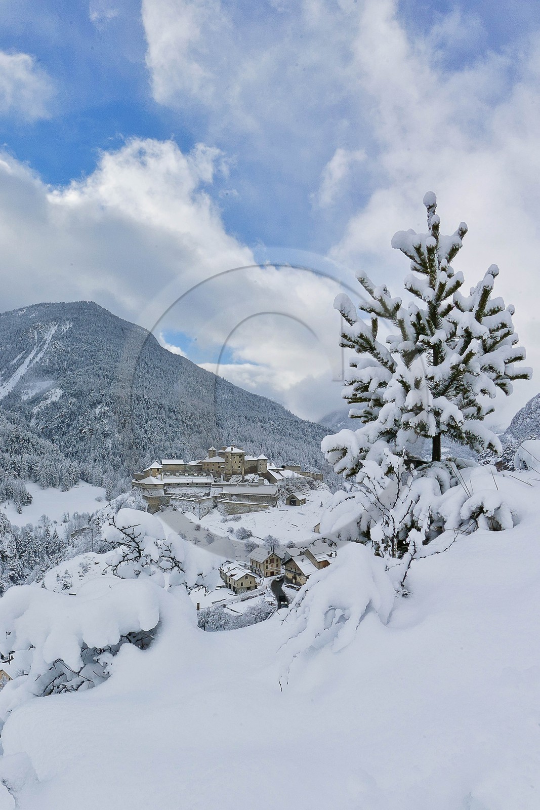 Fort Queyras, Château-Queyras