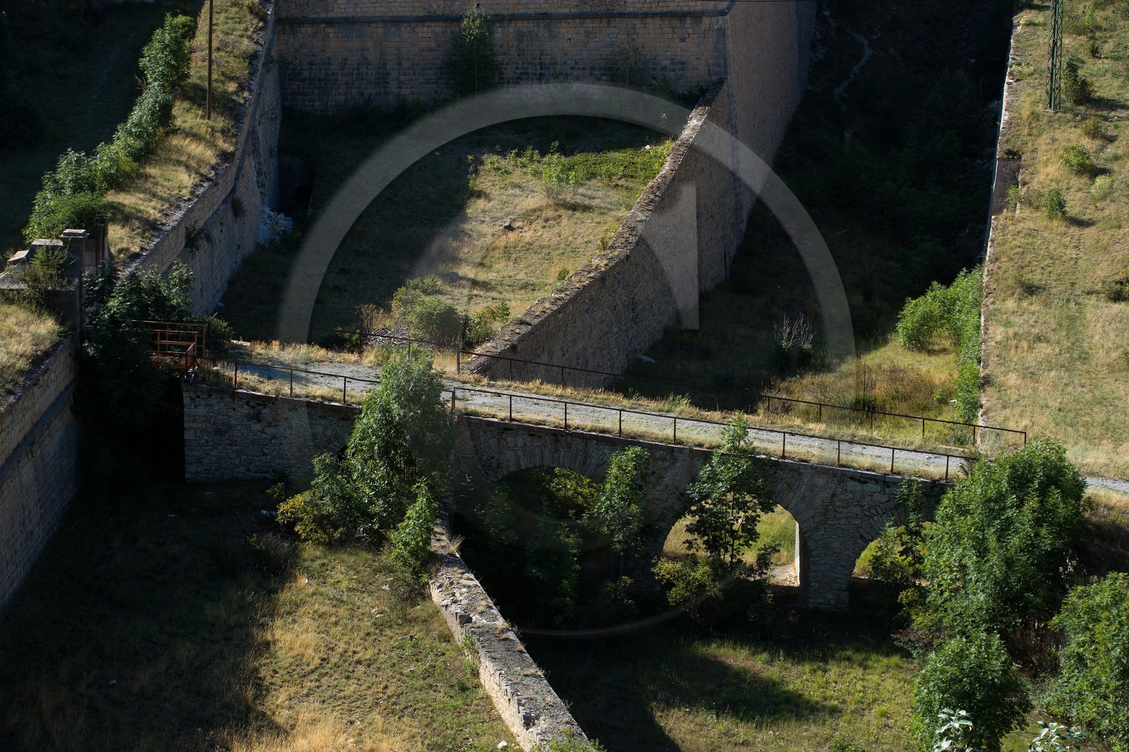 Briançon, La Communication Y