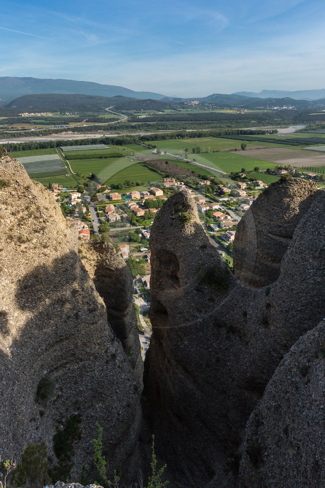 village Les Mées, Les Pénitents des Mées