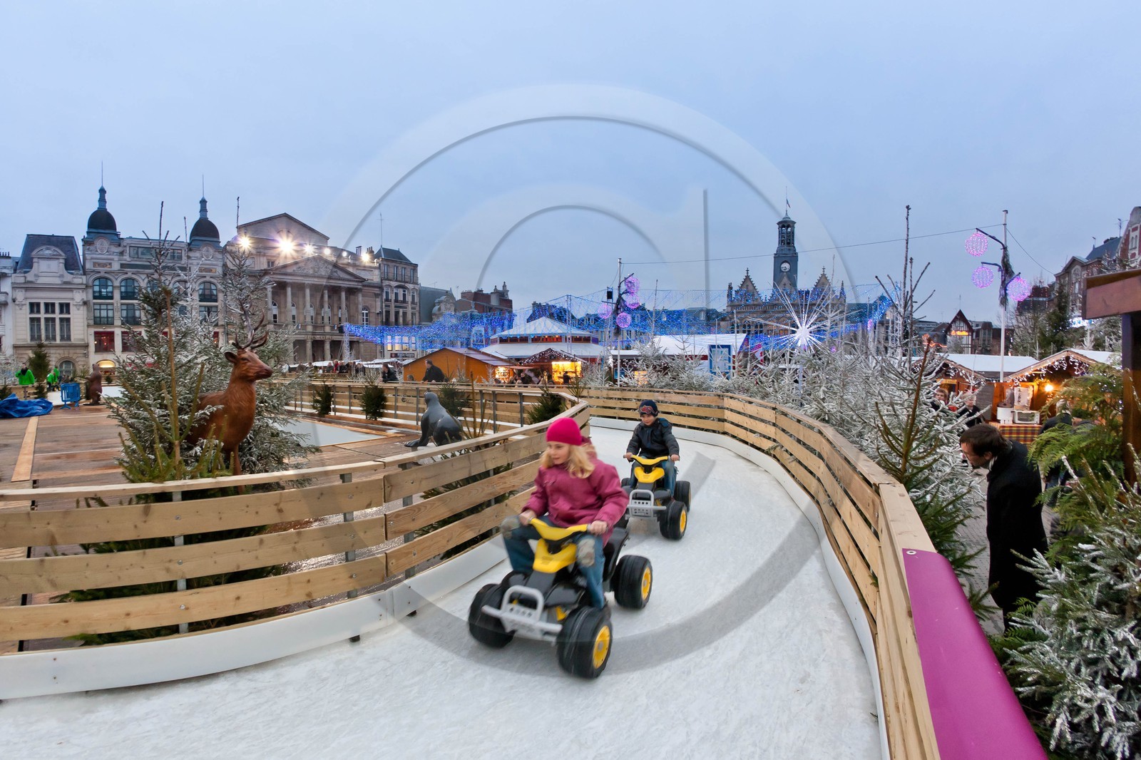 La patinoire en glace naturelle installée par Synerglace à Saint-Quentin