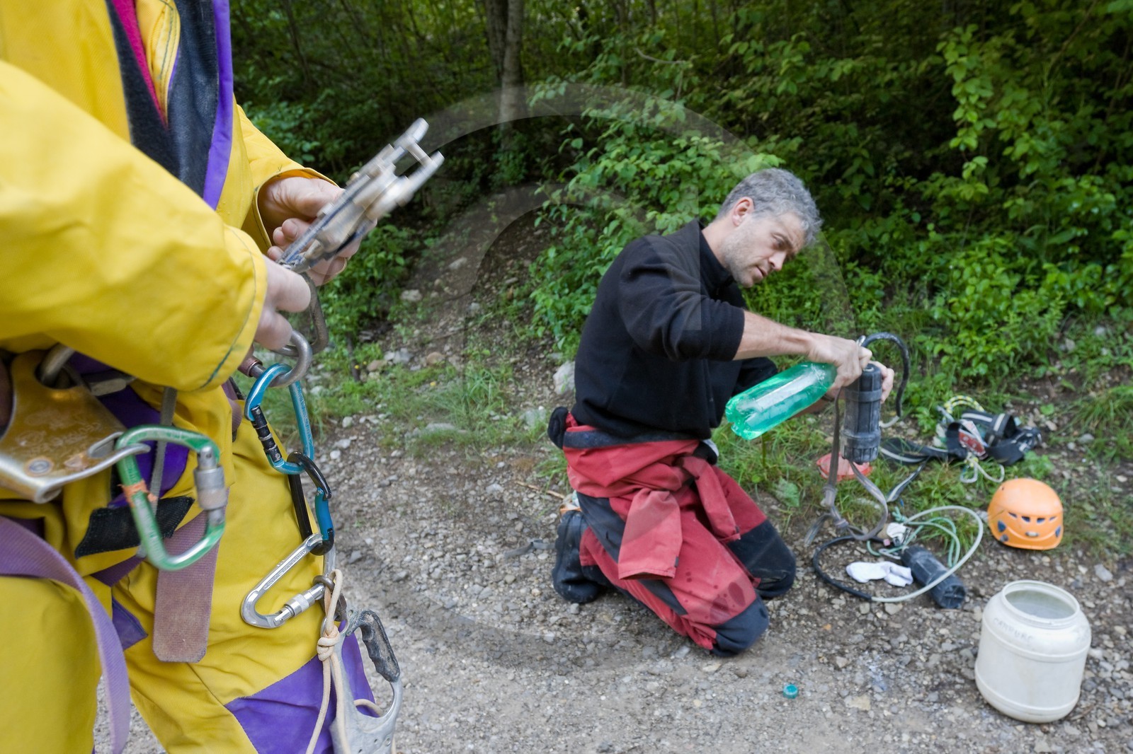 Gorges d'Agnielles, Spéléologie