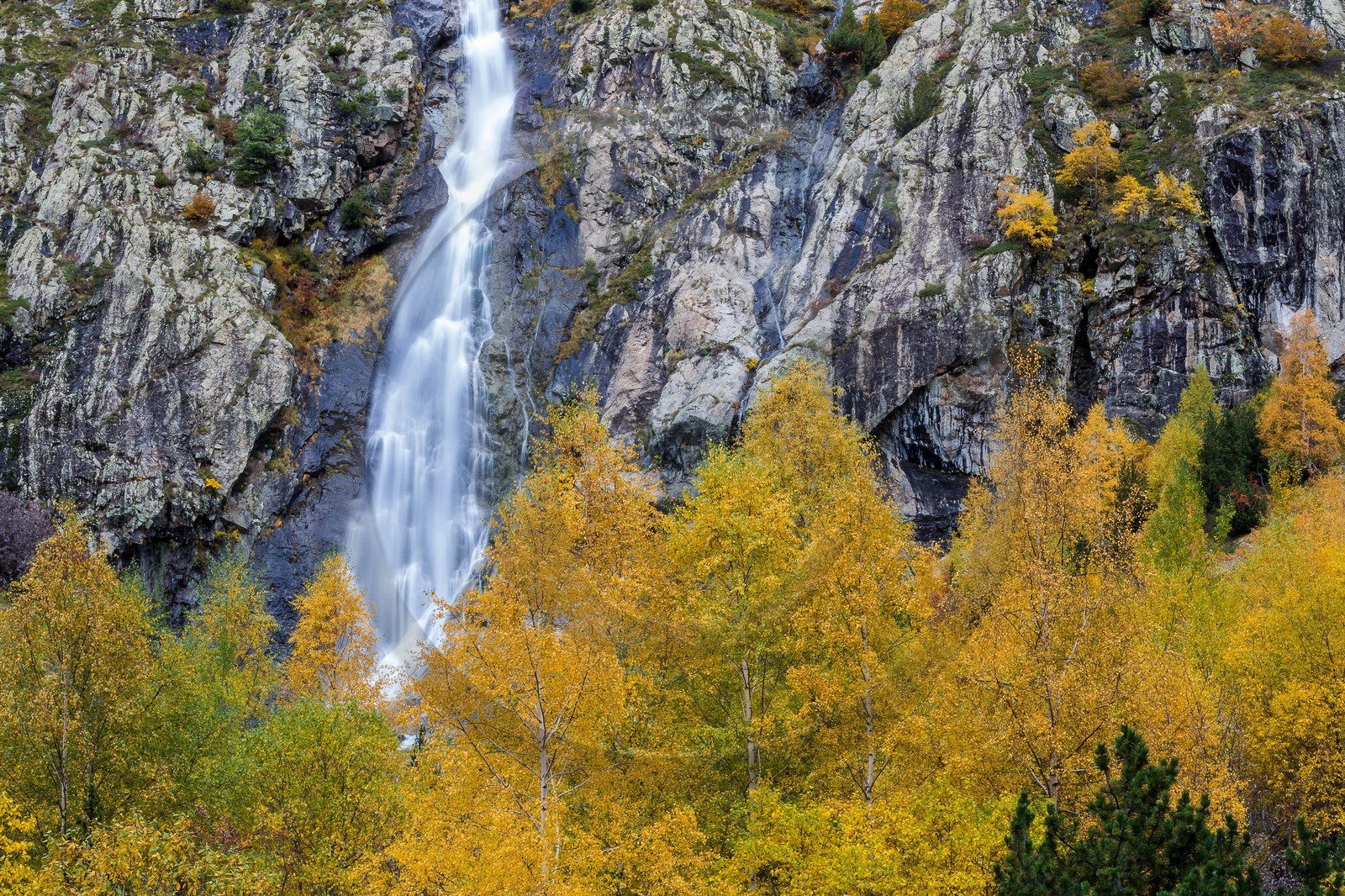 Vallée de la Bonne,  Le Désert, cascade de la Pisse