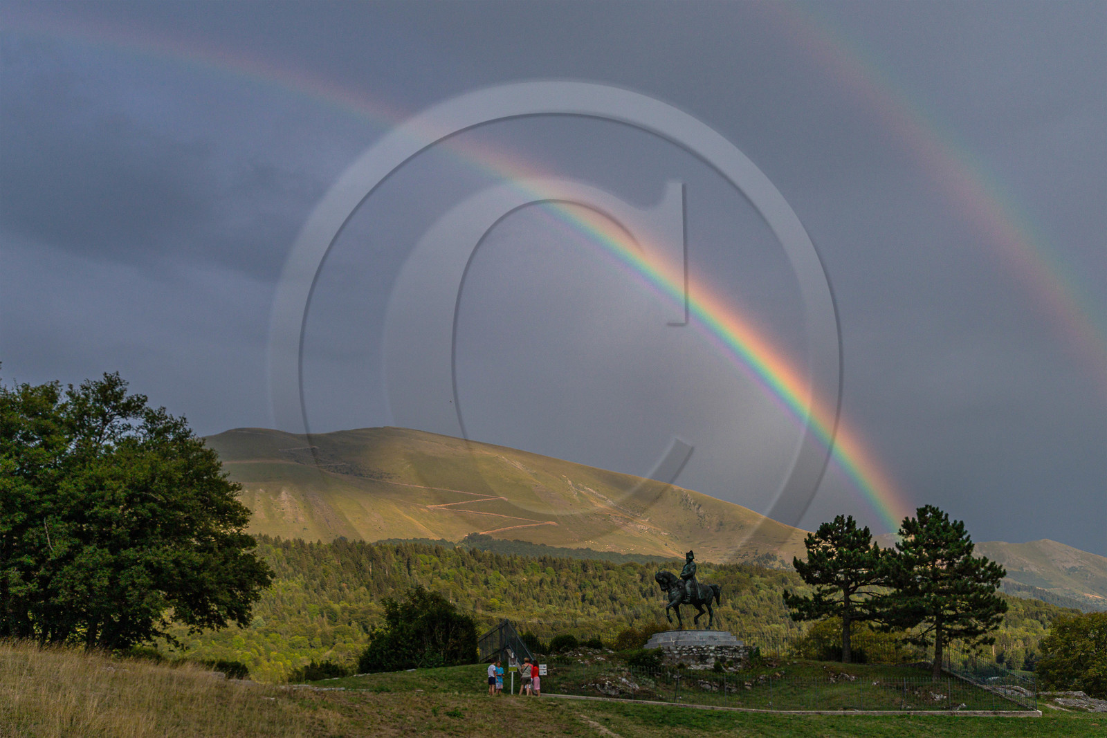 Laffrey, Statue et route Napoléon
