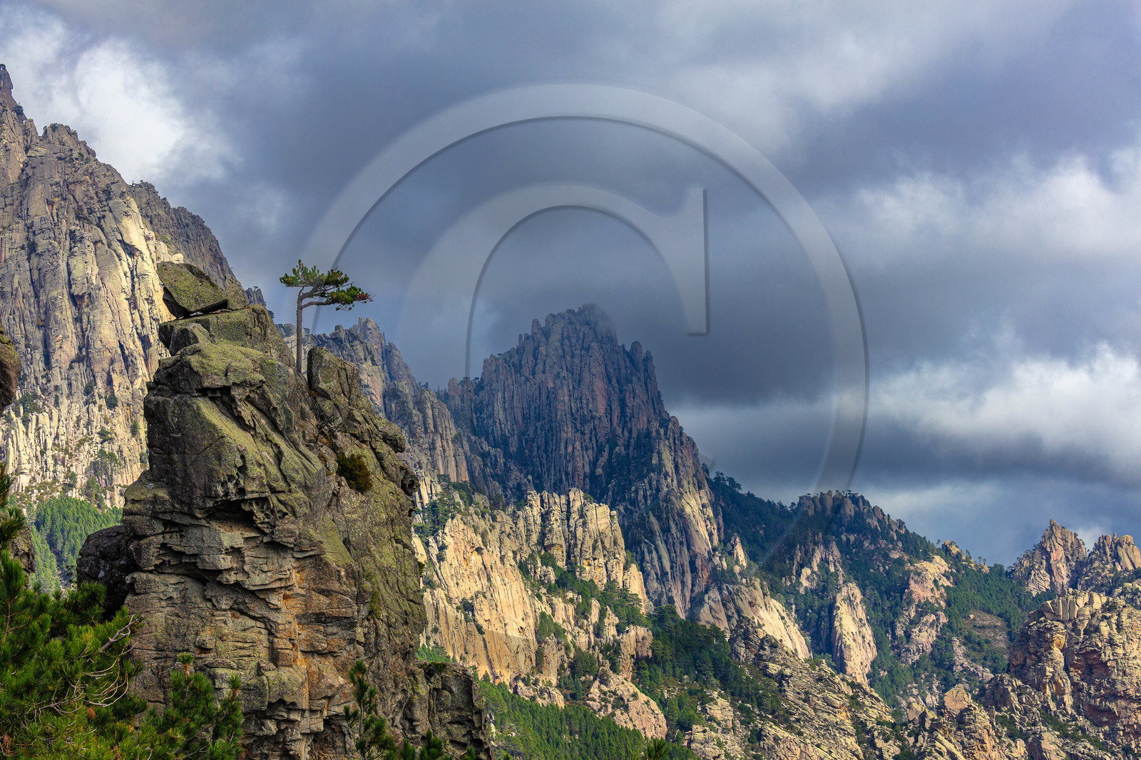 Les Aiguilles de Bavella (forchi di Bavedda )